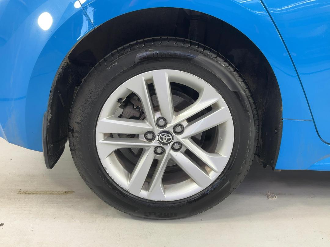 Photo '12' of Toyota Corolla