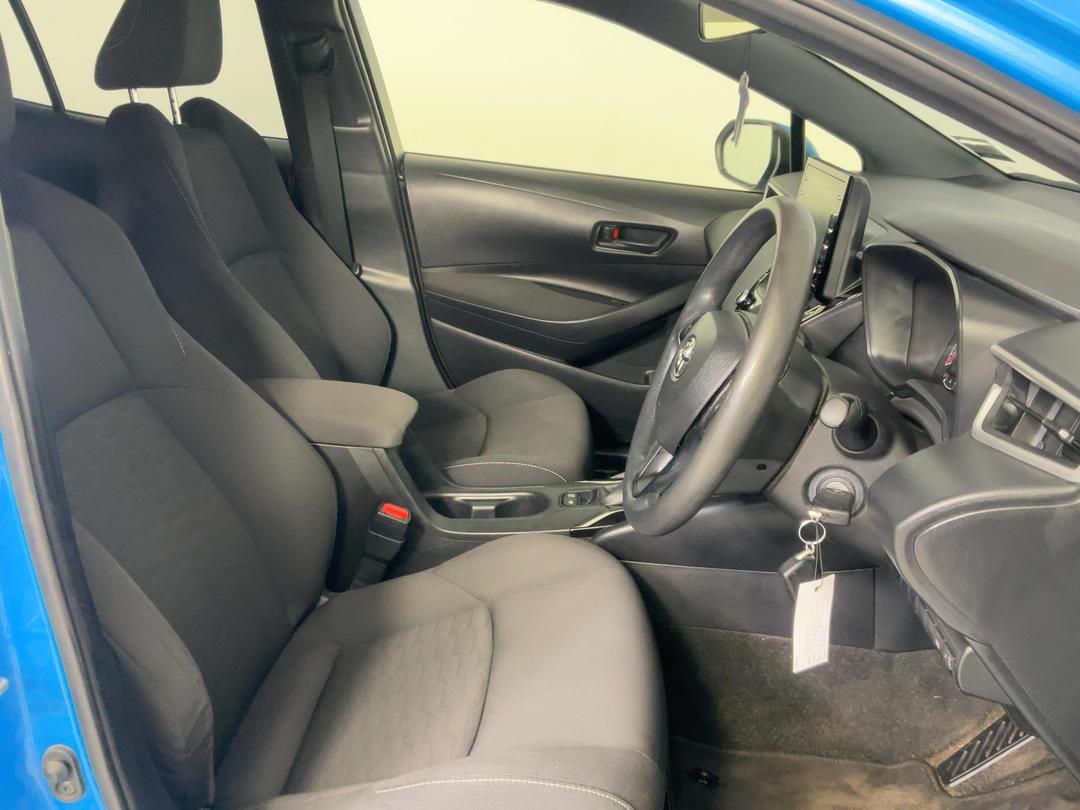 Photo '16' of Toyota Corolla