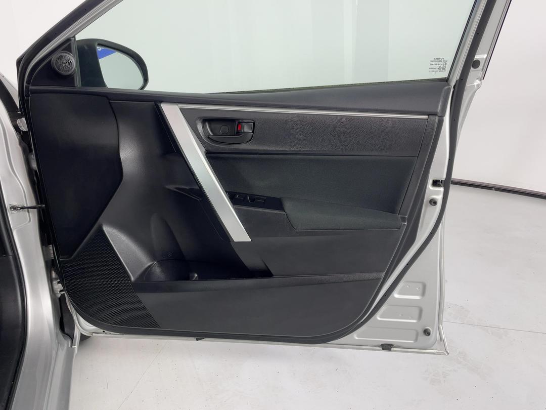 Photo '15' of Toyota Corolla