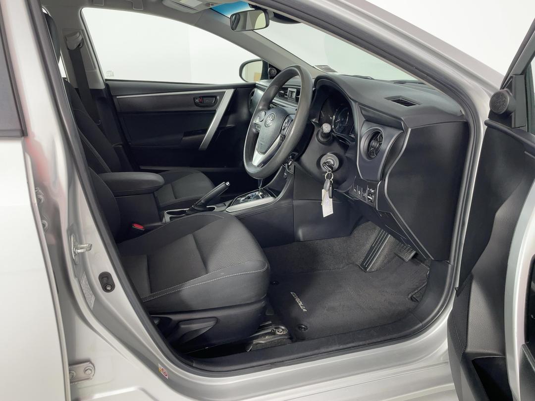 Photo '16' of Toyota Corolla