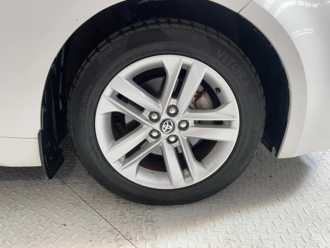 Photo '9' of Toyota Corolla