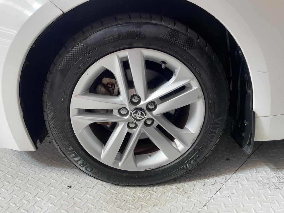 Photo '10' of Toyota Corolla