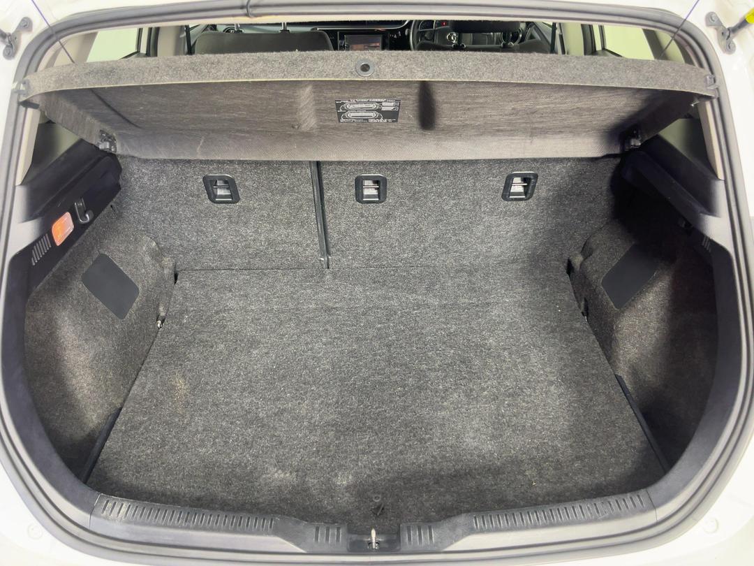 Photo '14' of Toyota Corolla