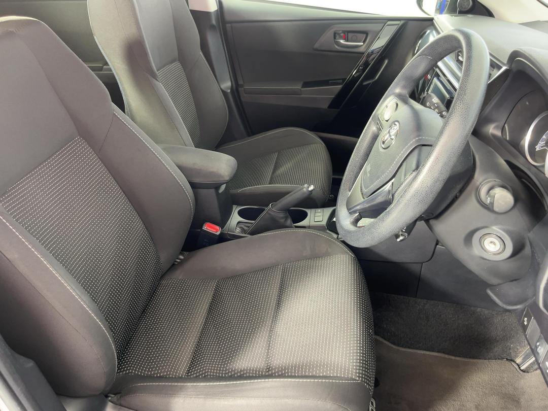Photo '16' of Toyota Corolla