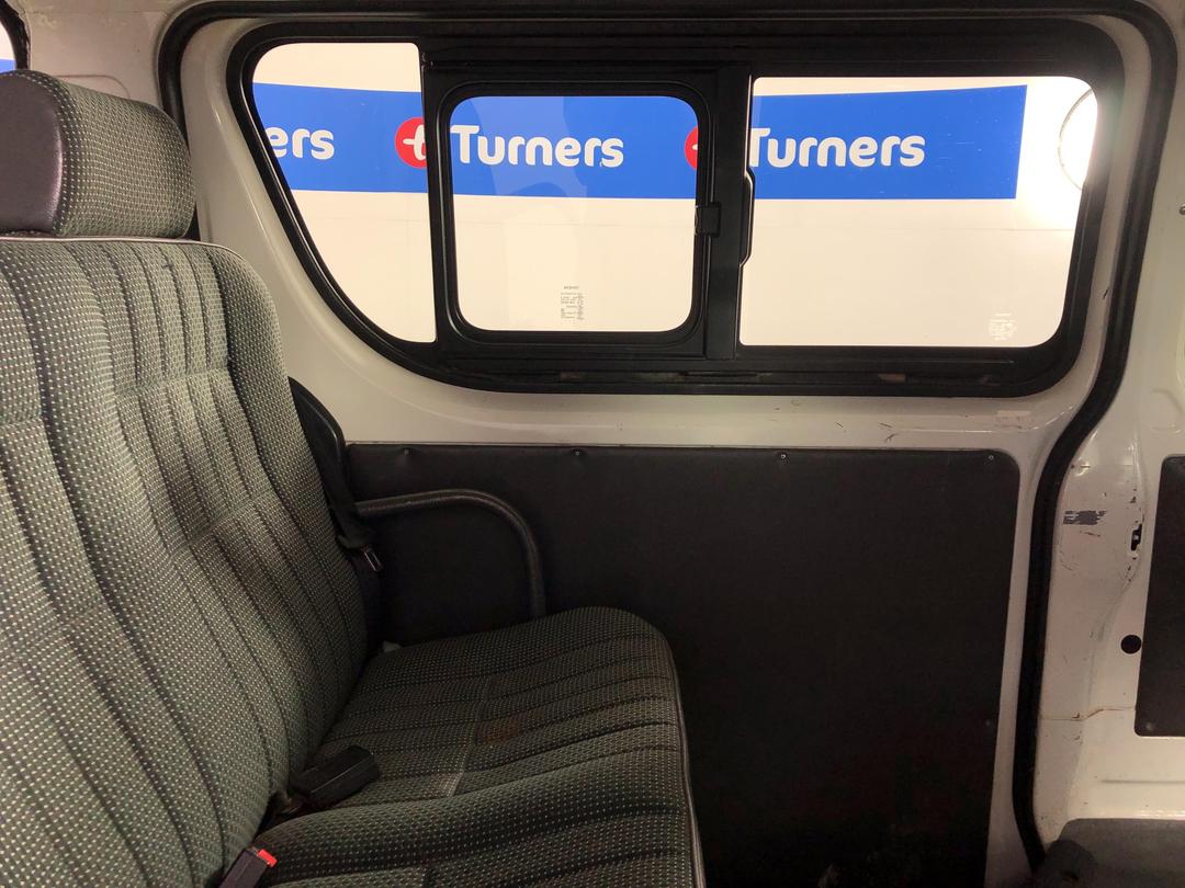 Photo '19' of Toyota Hiace