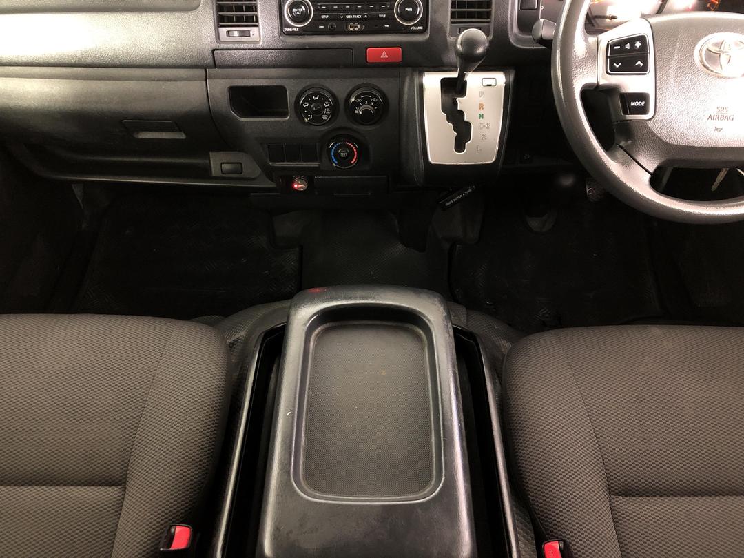 Photo '18' of Toyota Hiace