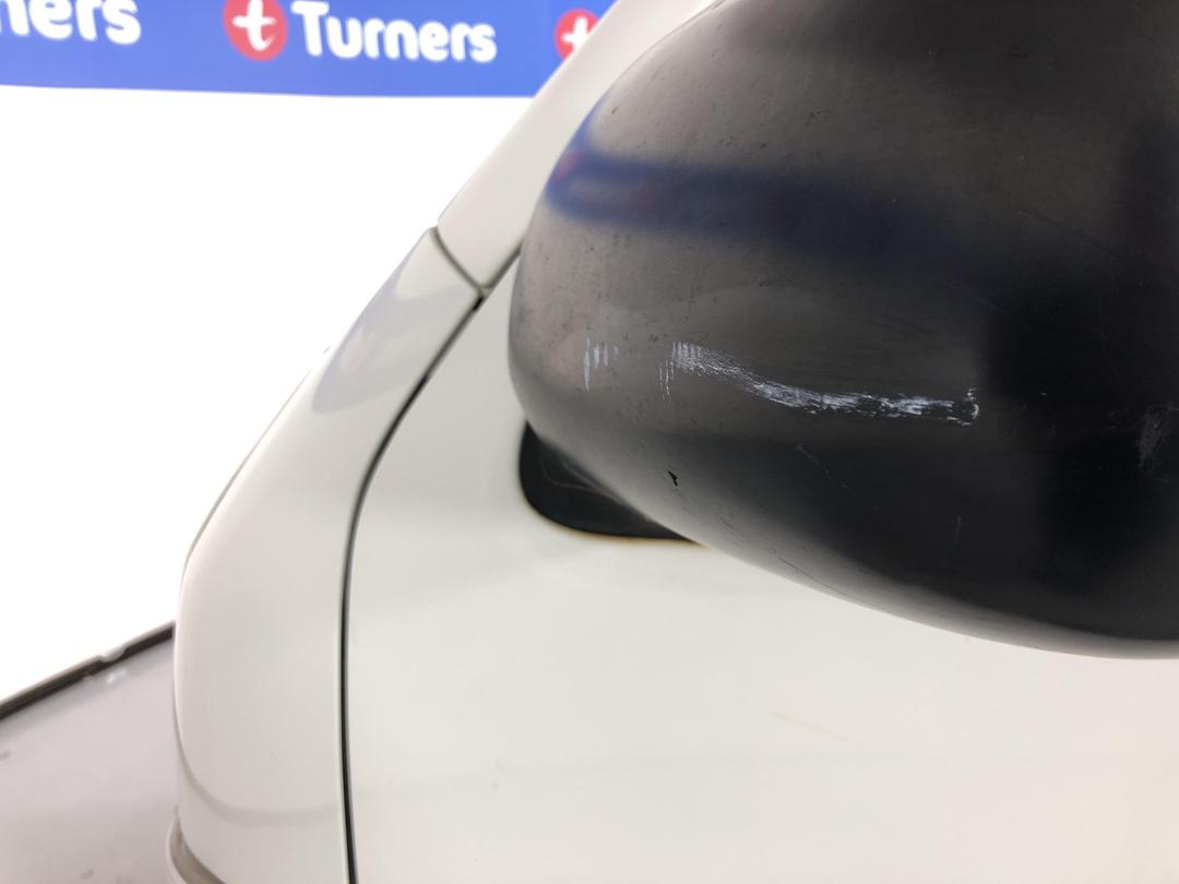 Photo '27' of Toyota Hiace