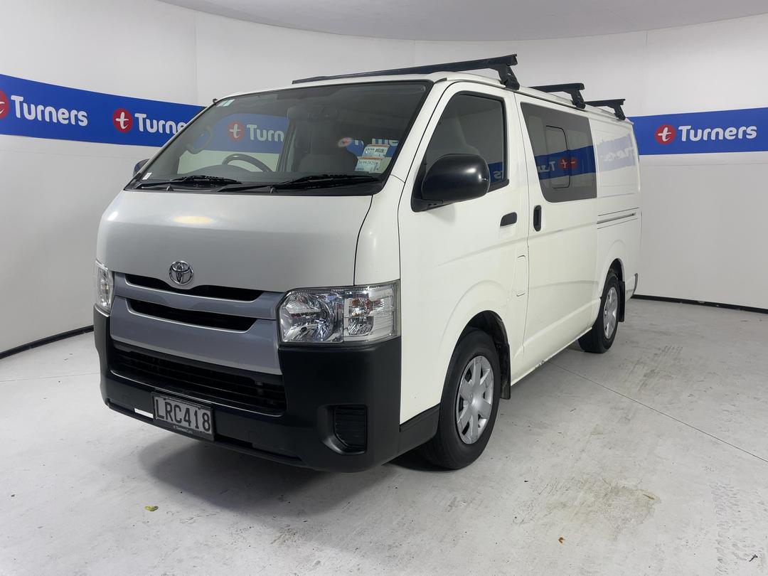 Photo '4' of Toyota Hiace