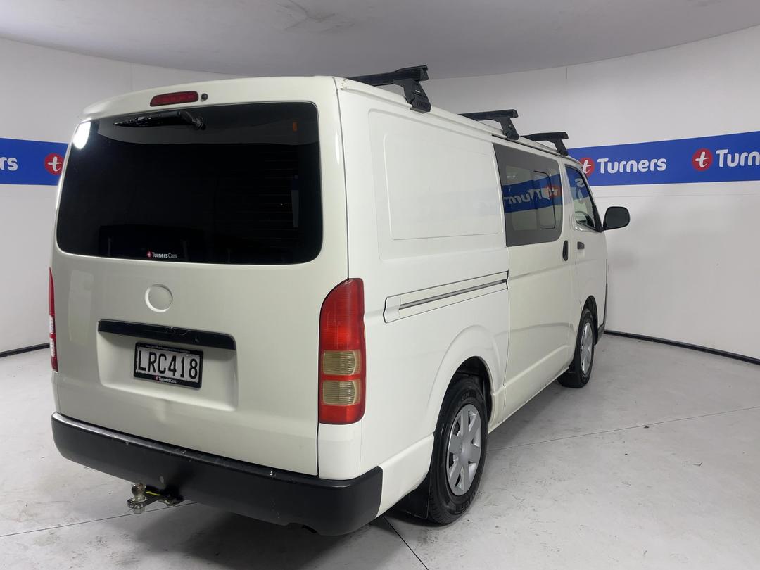 Photo '7' of Toyota Hiace