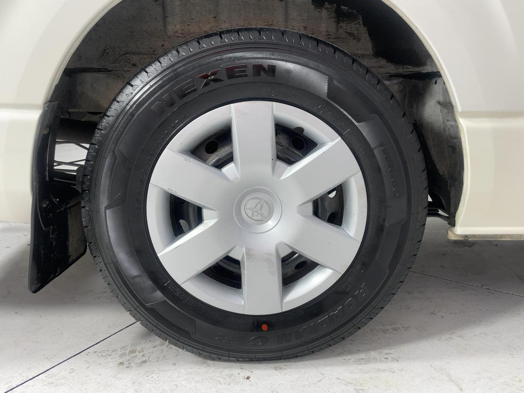 Photo '12' of Toyota Hiace