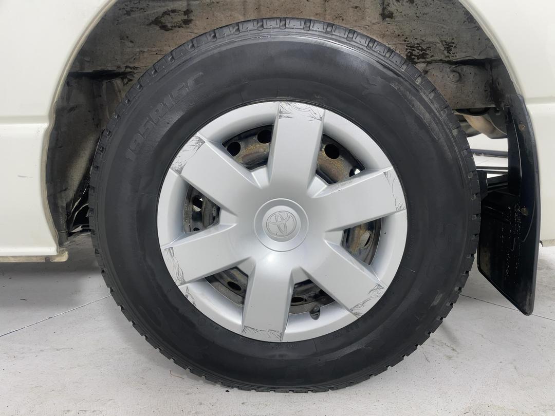 Photo '11' of Toyota Hiace