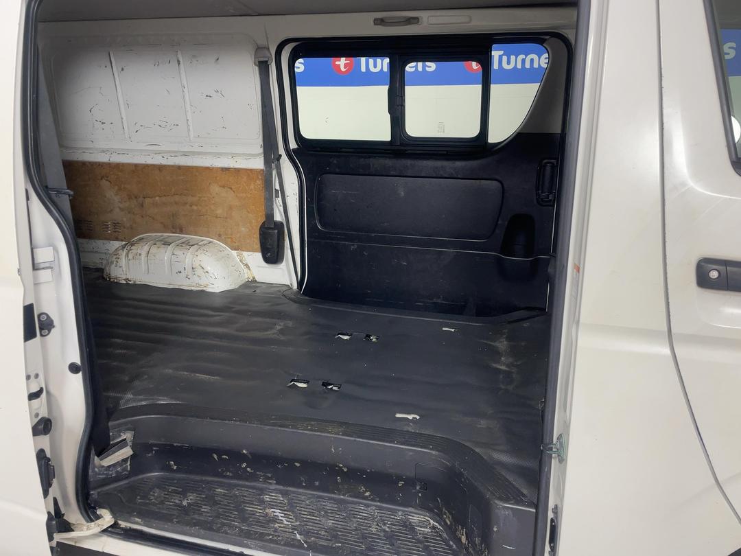 Photo '19' of Toyota Hiace