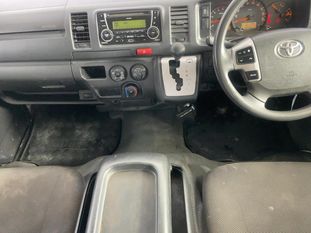 Photo '18' of Toyota Hiace