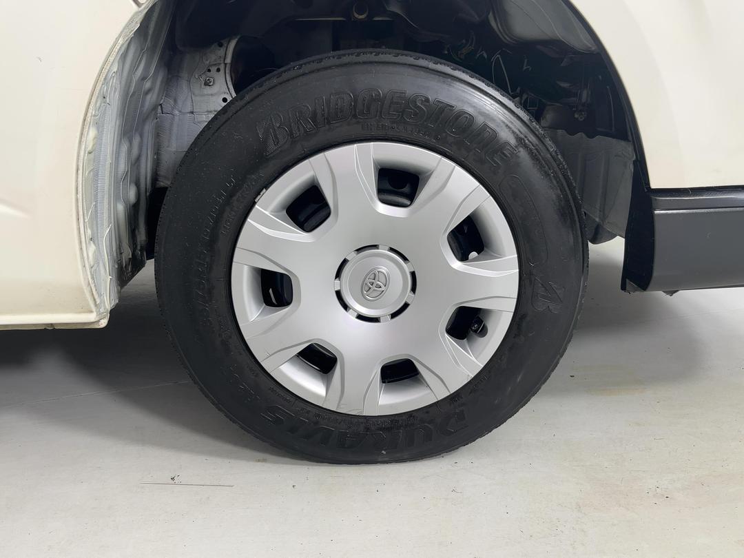 Photo '9' of Toyota Hiace