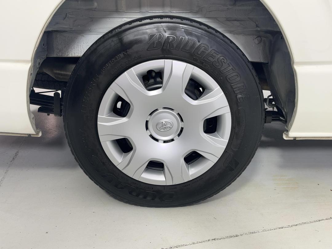 Photo '12' of Toyota Hiace