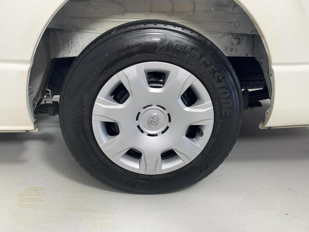 Photo '11' of Toyota Hiace