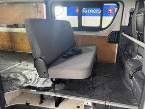 Photo '19' of Toyota Hiace