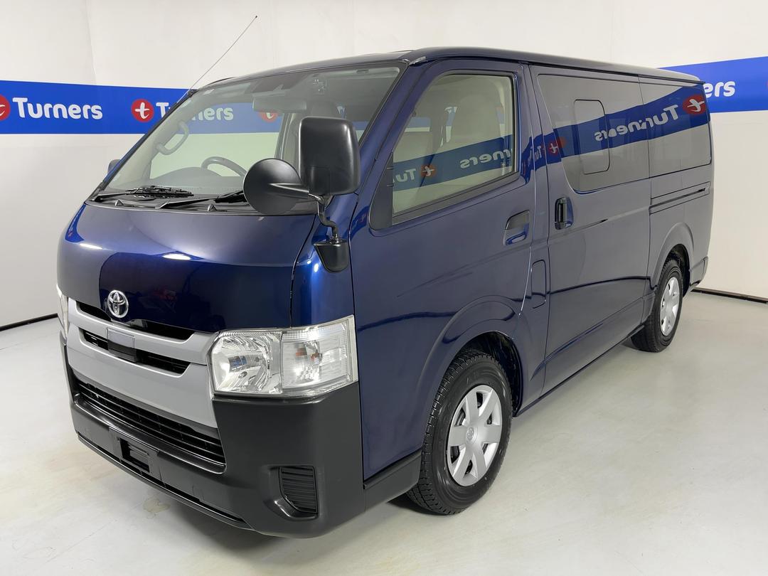 Photo '4' of Toyota Hiace