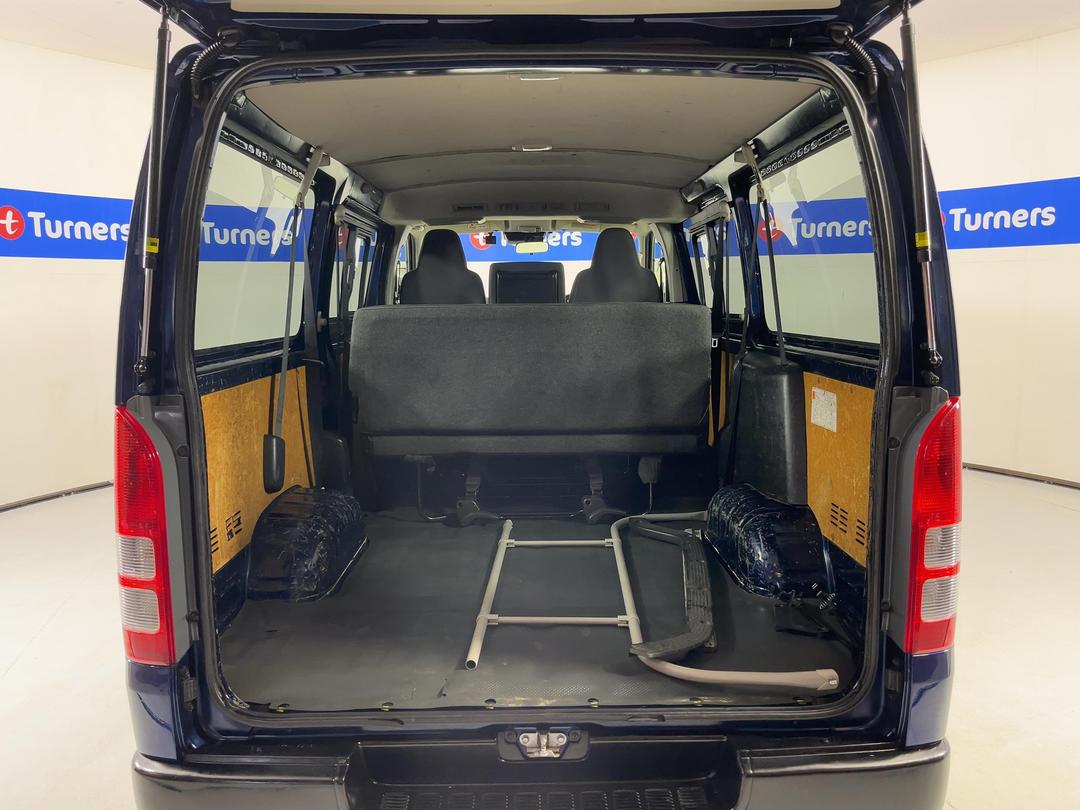 Photo '14' of Toyota Hiace