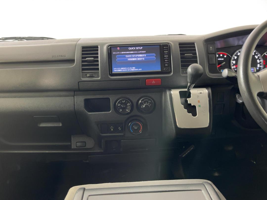Photo '18' of Toyota Hiace