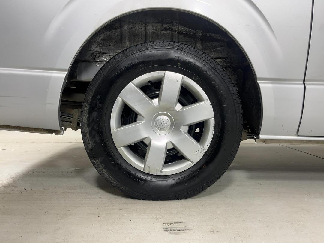 Photo '12' of Toyota Hiace