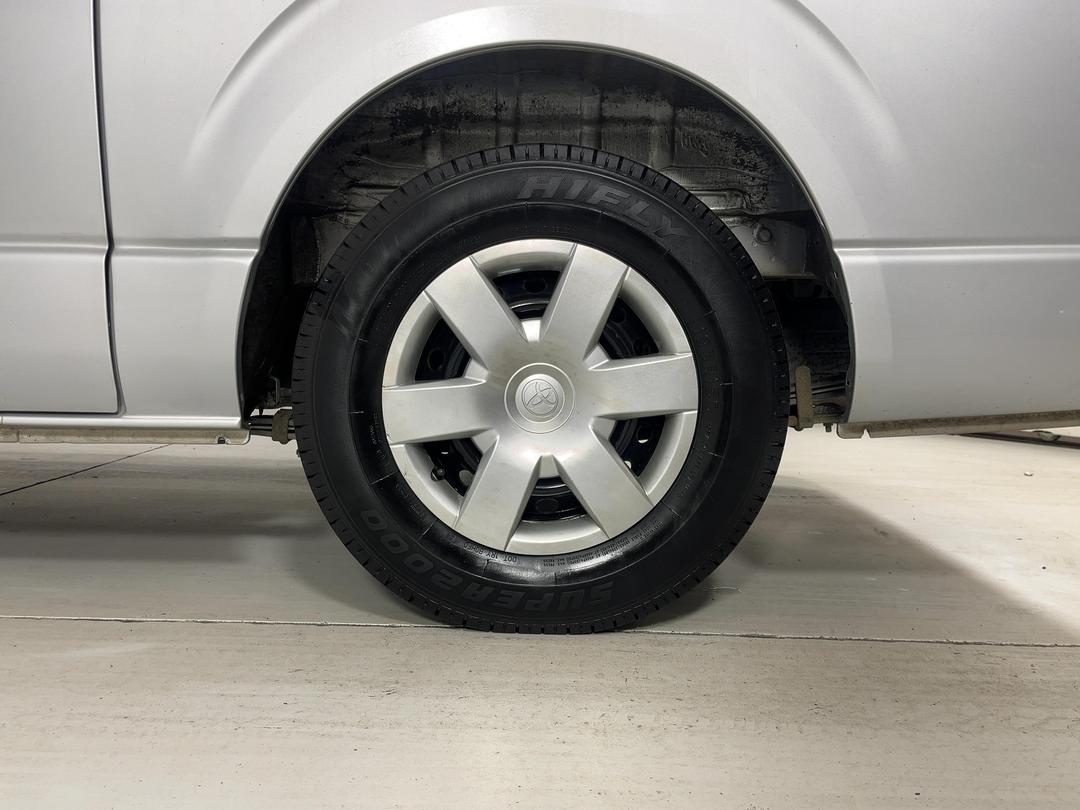 Photo '11' of Toyota Hiace