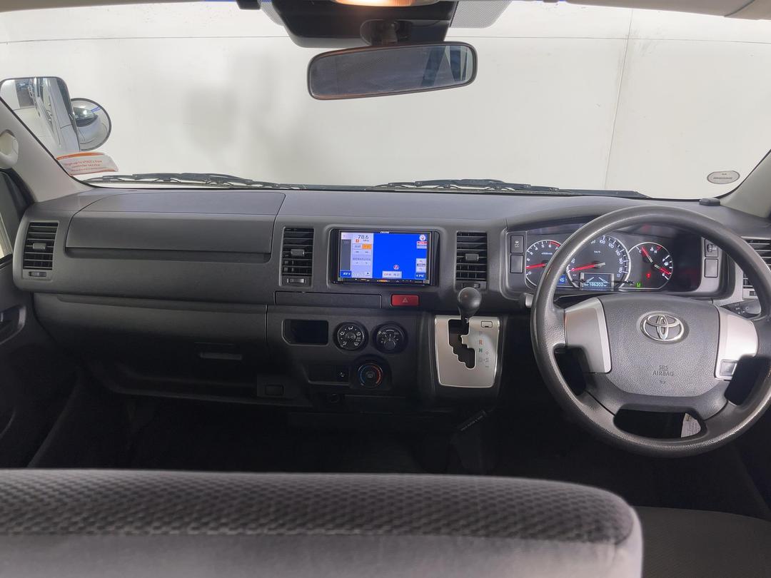 Photo '17' of Toyota Hiace