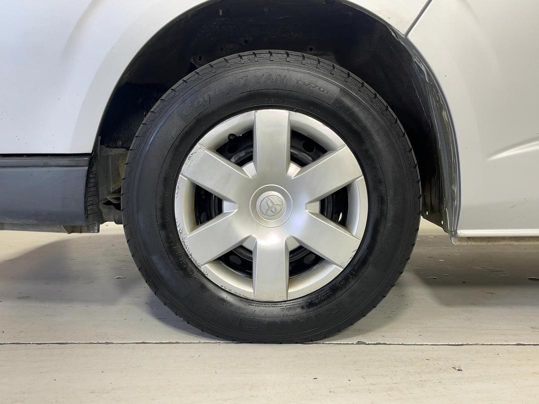Photo '10' of Toyota Hiace