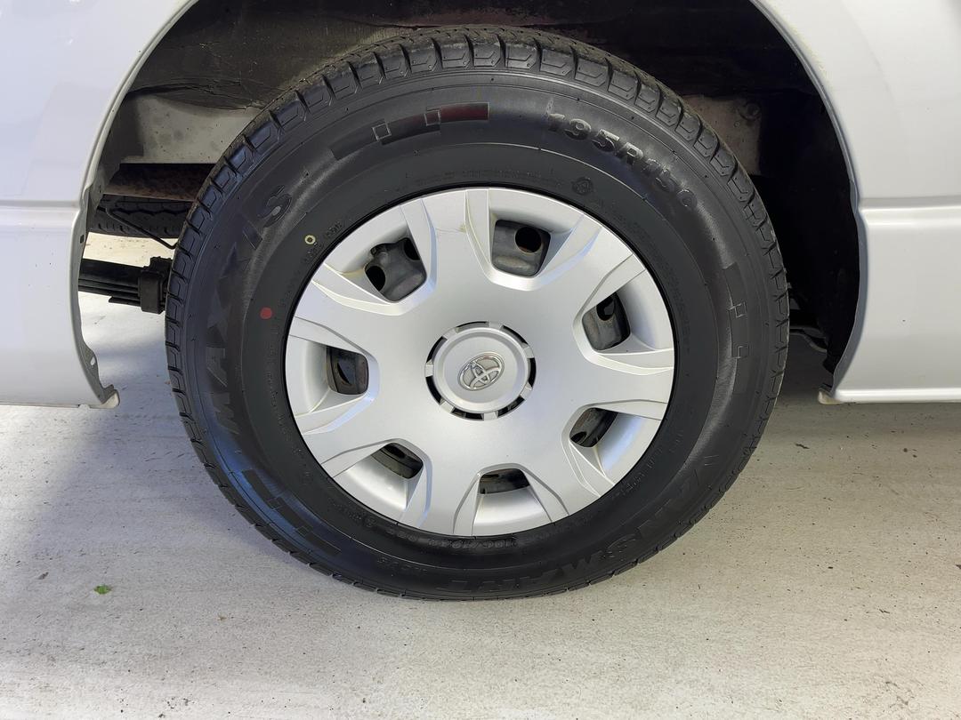 Photo '12' of Toyota Hiace