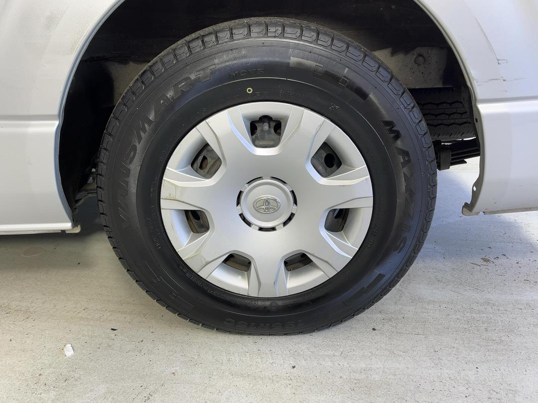 Photo '11' of Toyota Hiace