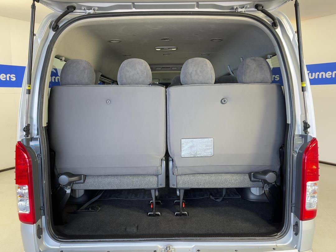 Photo '14' of Toyota Hiace