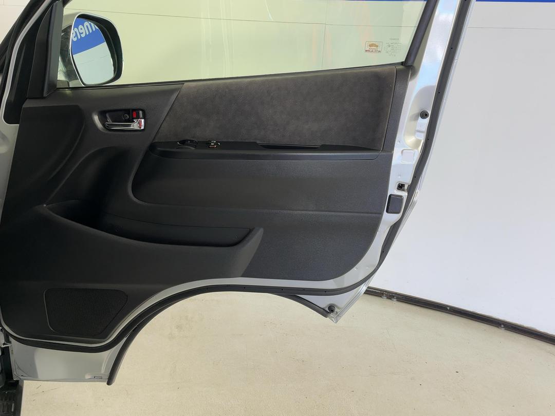 Photo '15' of Toyota Hiace