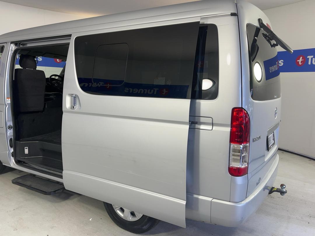 Photo '19' of Toyota Hiace