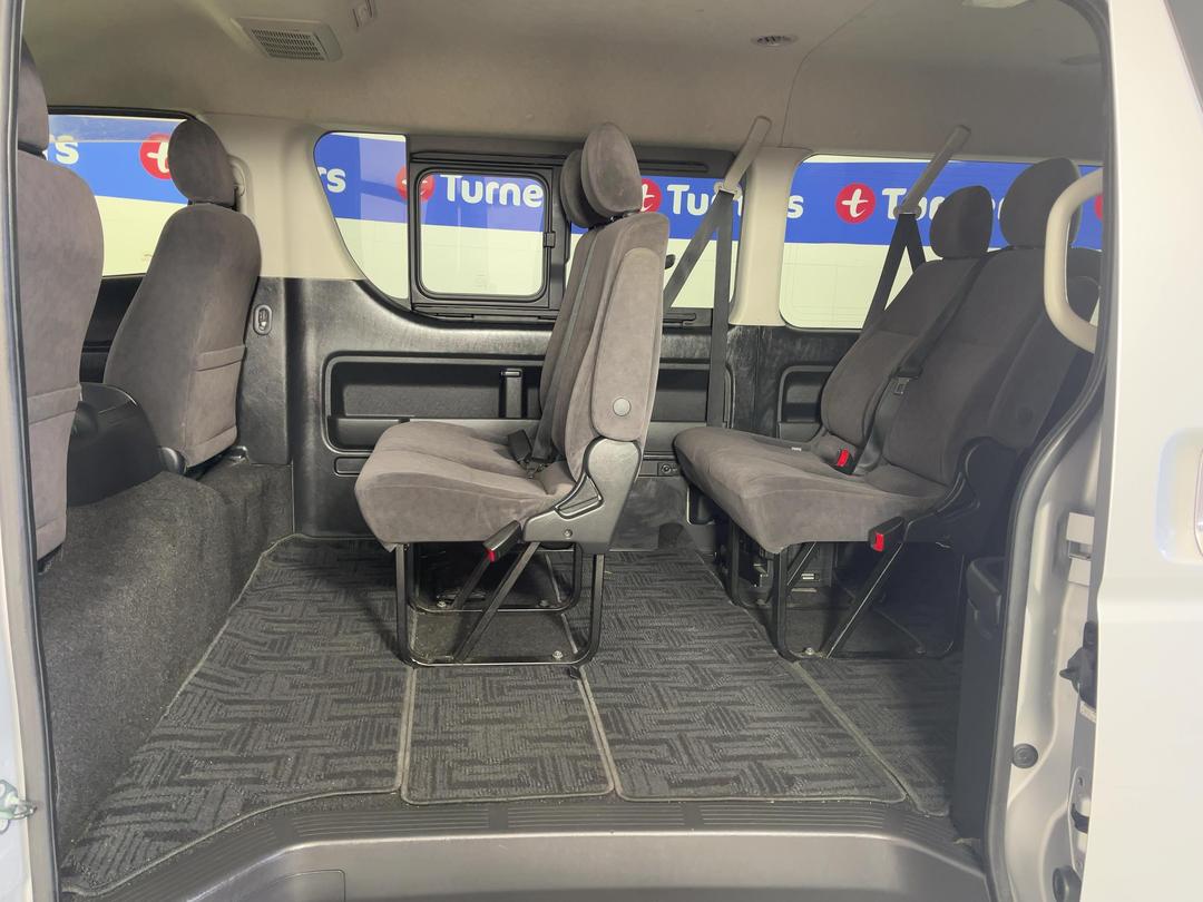 Photo '20' of Toyota Hiace