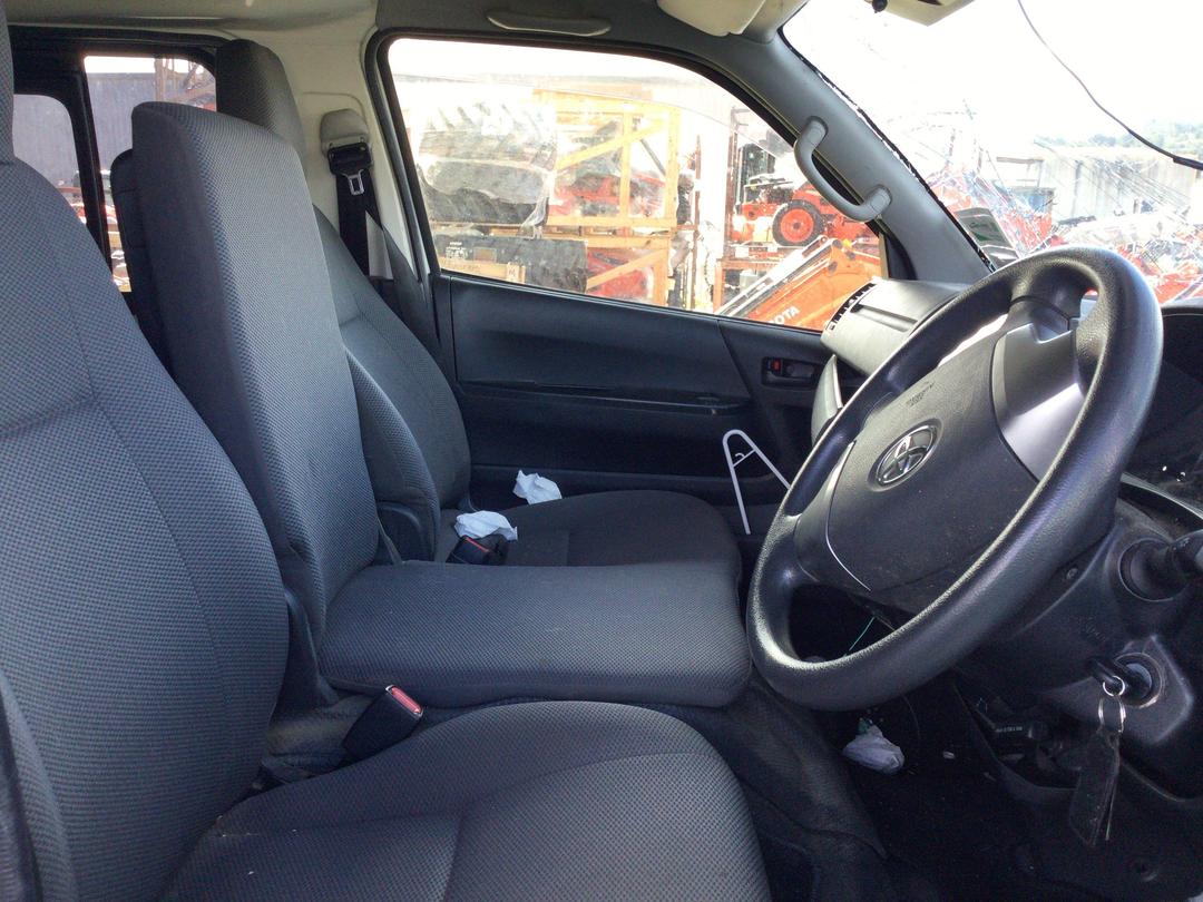 Photo '13' of Toyota Hiace Photo '13' of Toyota Hiace