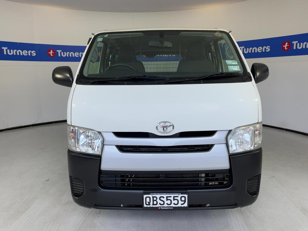 Photo '2' of Toyota Hiace