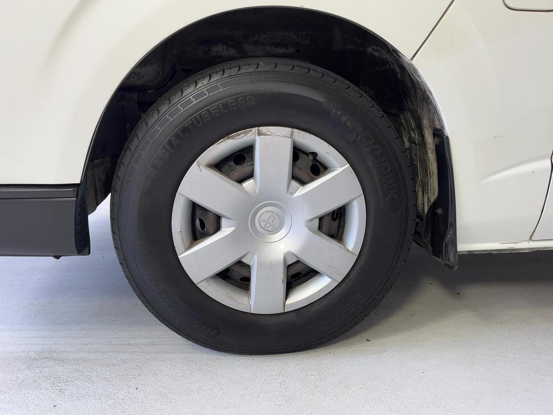 Photo '10' of Toyota Hiace
