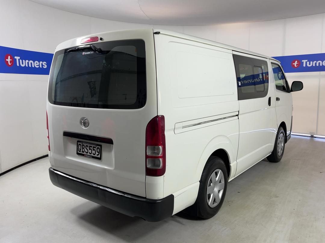 Photo '7' of Toyota Hiace