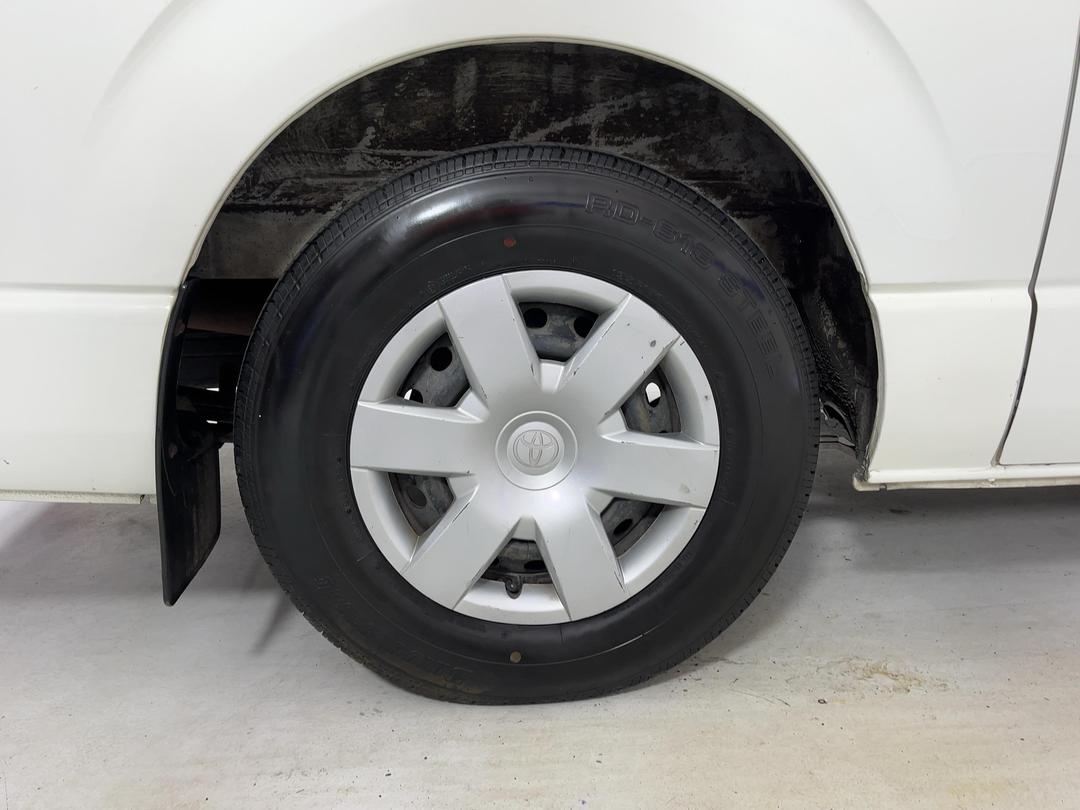 Photo '12' of Toyota Hiace