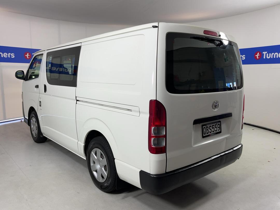 Photo '5' of Toyota Hiace