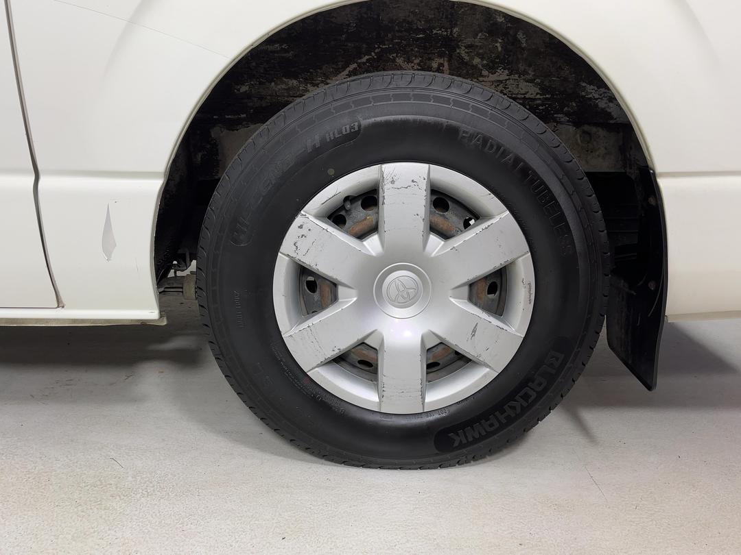 Photo '11' of Toyota Hiace