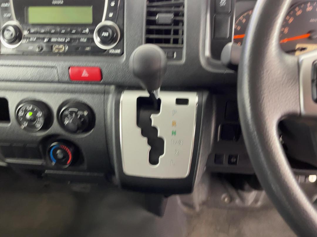 Photo '18' of Toyota Hiace