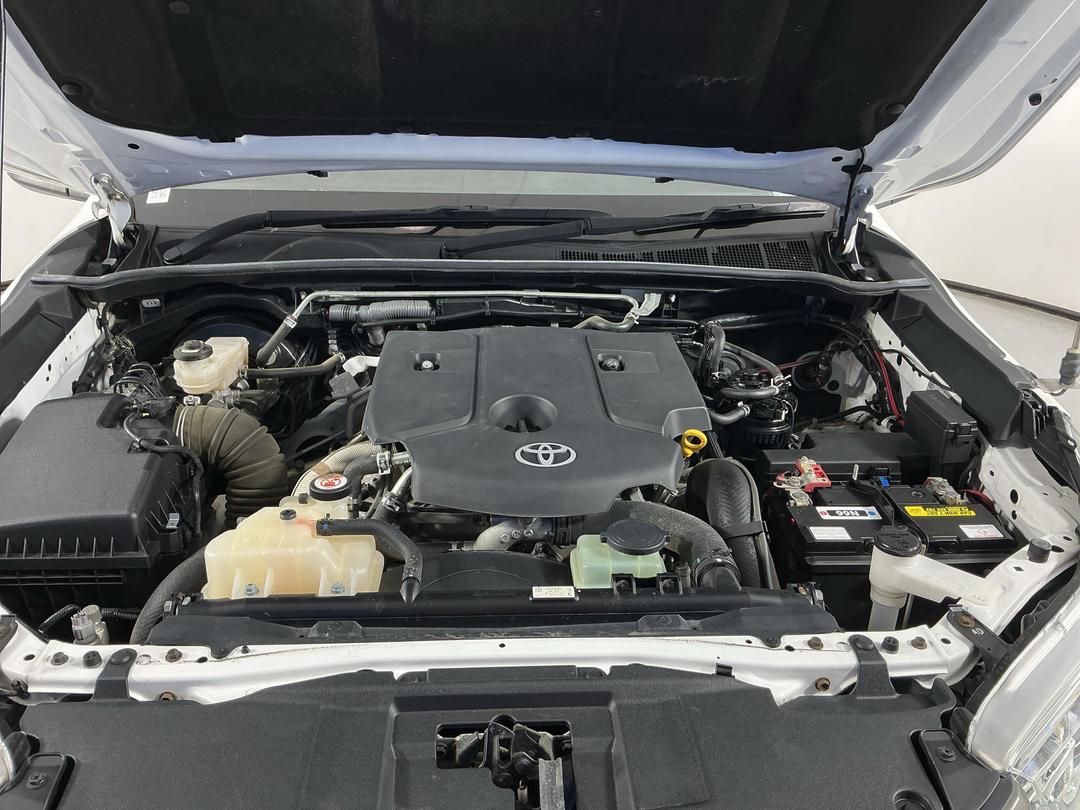 Photo '13' of Toyota Hilux