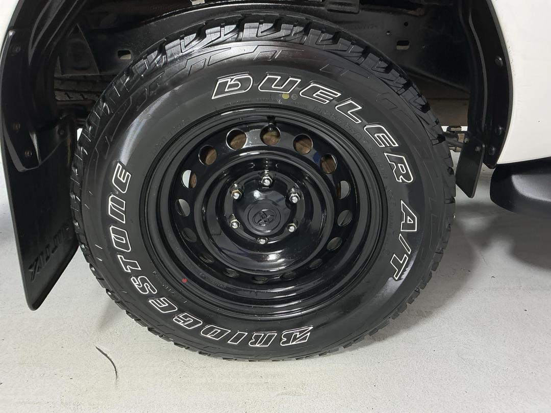 Photo '12' of Toyota Hilux