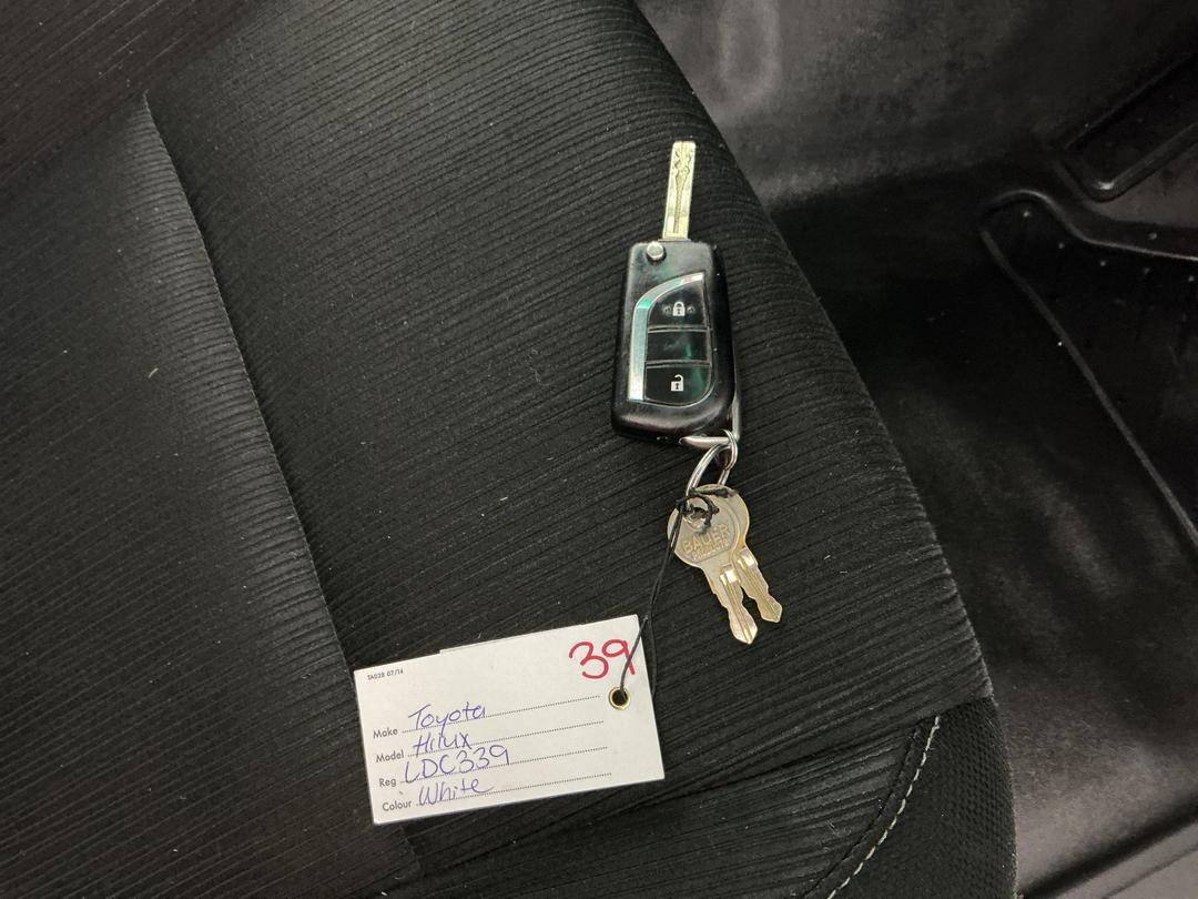 Photo '22' of Toyota Hilux