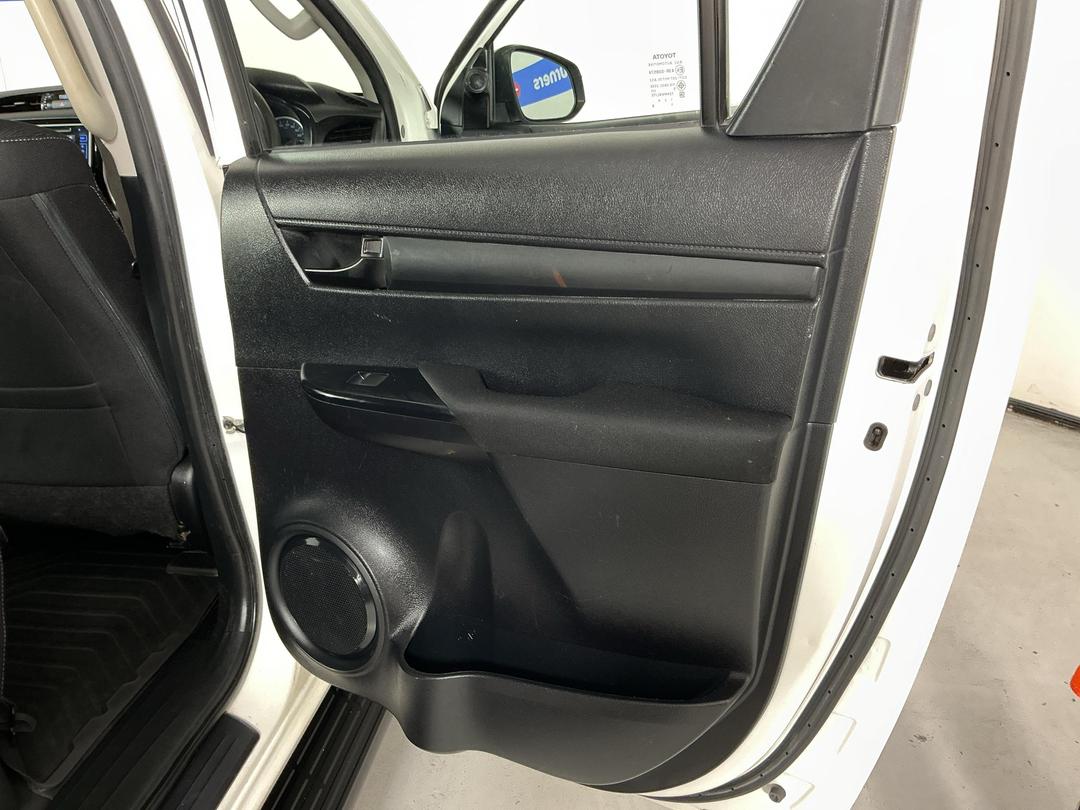 Photo '19' of Toyota Hilux