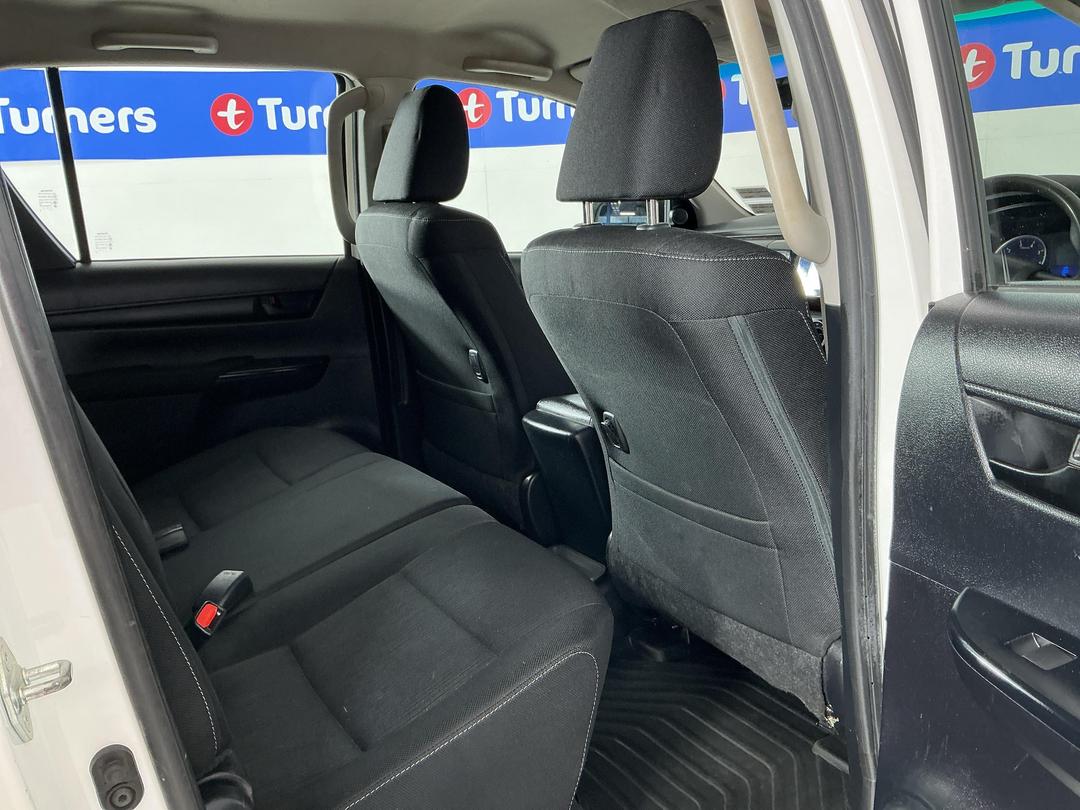 Photo '20' of Toyota Hilux