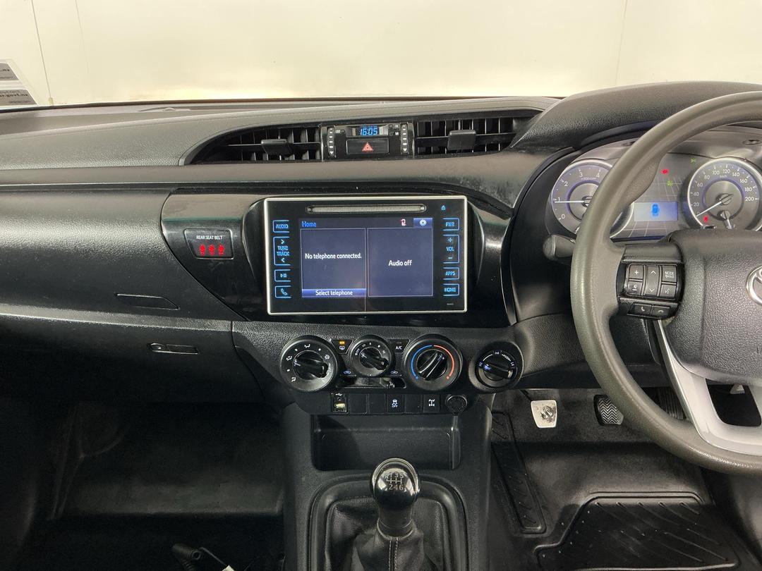 Photo '18' of Toyota Hilux