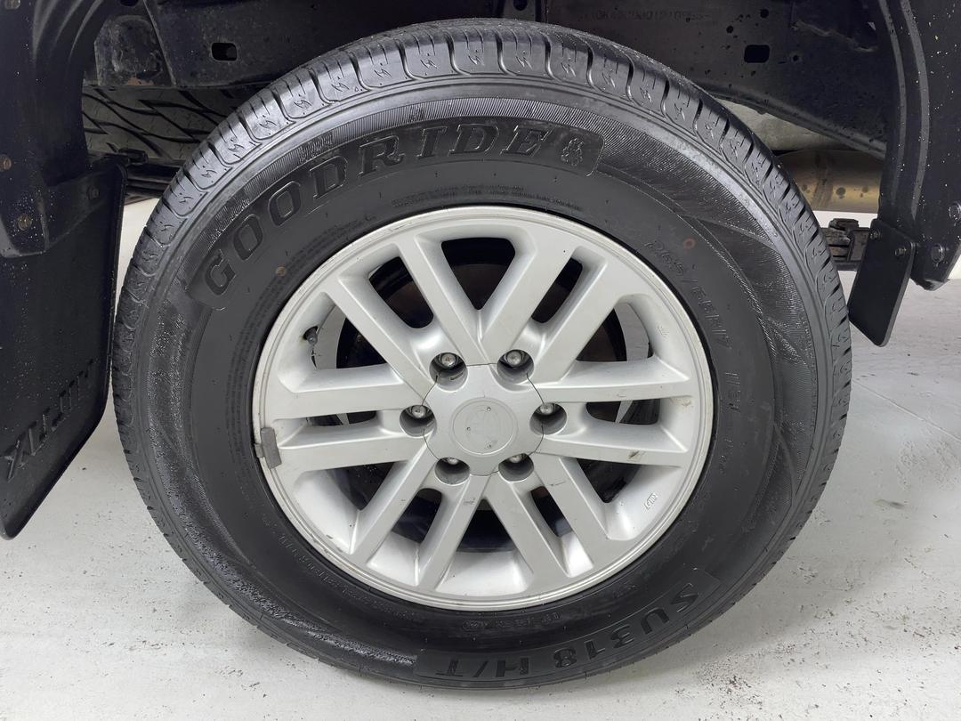 Photo '12' of Toyota Hilux