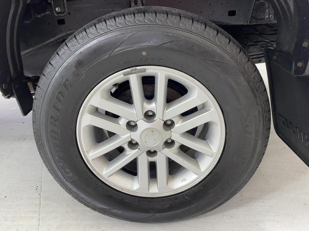 Photo '11' of Toyota Hilux